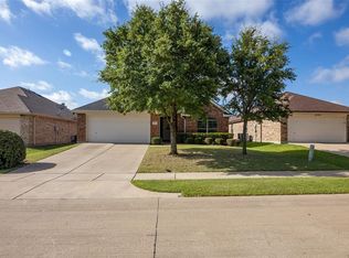 206 Rawhide St, Waxahachie, TX 75165