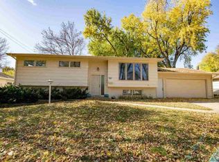 3101 S Carter Pl, Sioux Falls, SD 57105