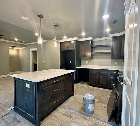 5th image of 2 Saint Andrews Cir