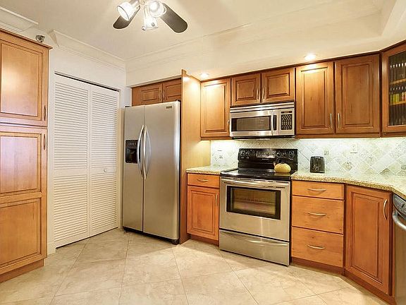 2nd image of 3400 Ocean Blvd APT 7M