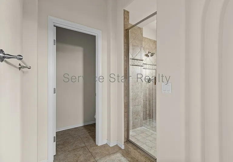 3724 E Robin Ln — Photo 18