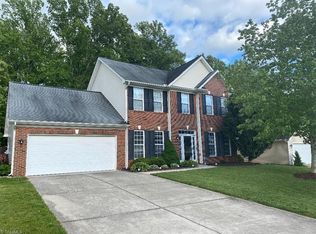 609 Walnut Crossing Dr, Whitsett, NC 27377