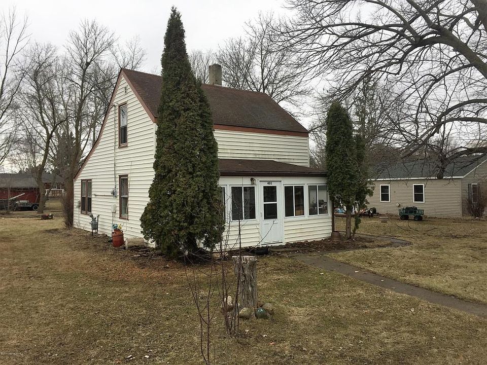 1st image of 403 W Holdt St