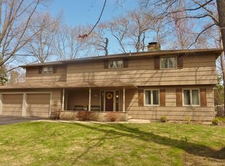 20 Hearthstone Ln, Rochester, NY 14617