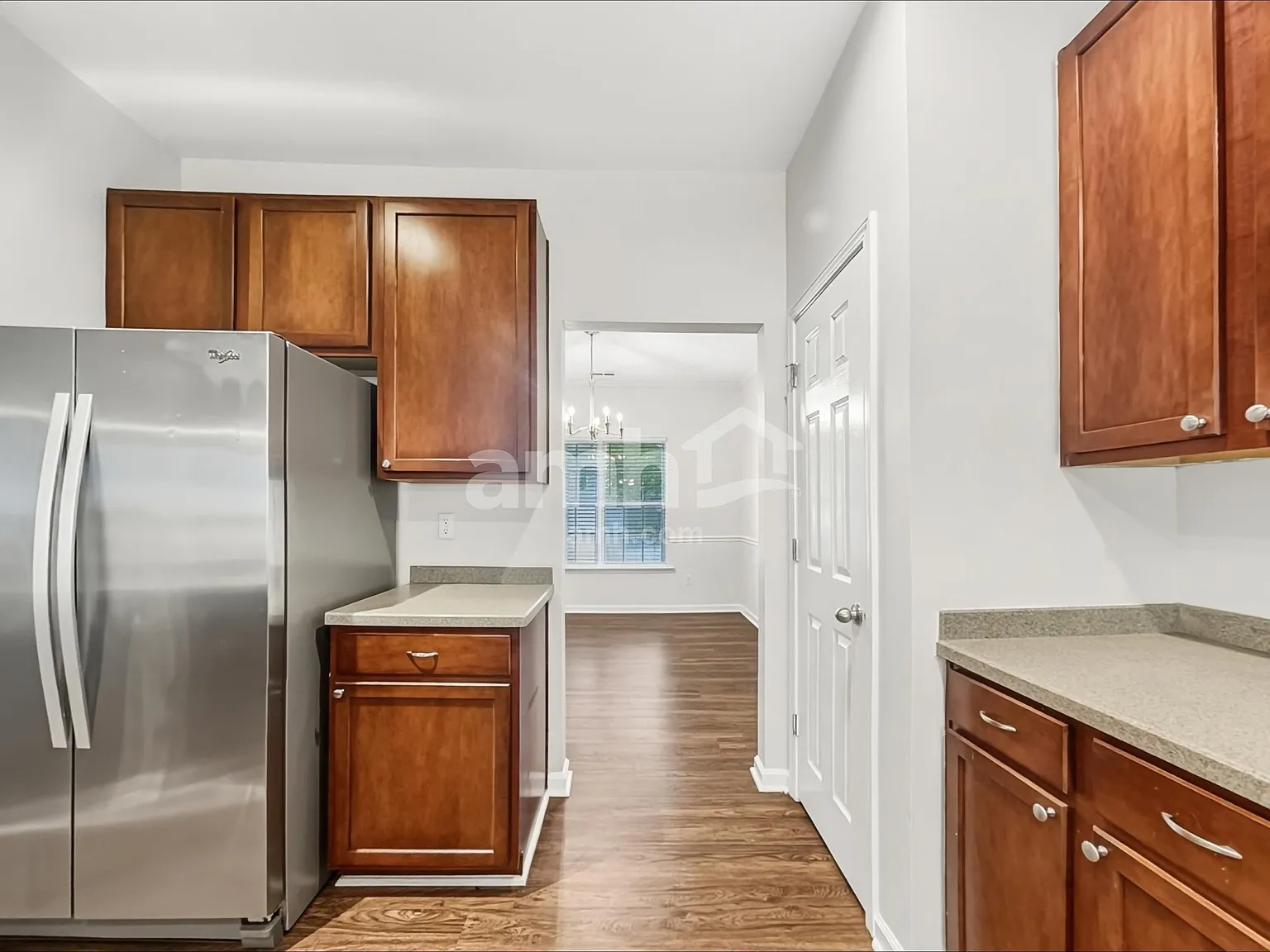 5 bed, 2.5 bath, 2435 sqft, $2,485 — Photo 3