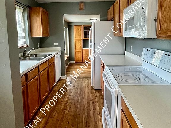 4th image of 3298 Newport St