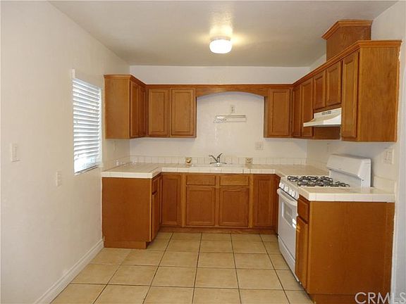 4th image of 4556 N Acacia Ave