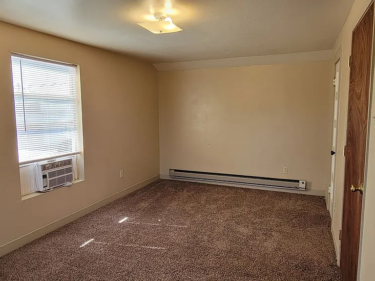 304-322 S Abilene Ave — Photo 14