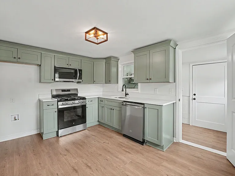 602 Staley Ave — Photo 10