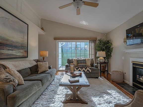 5th image of 3115 Winterberry Sq