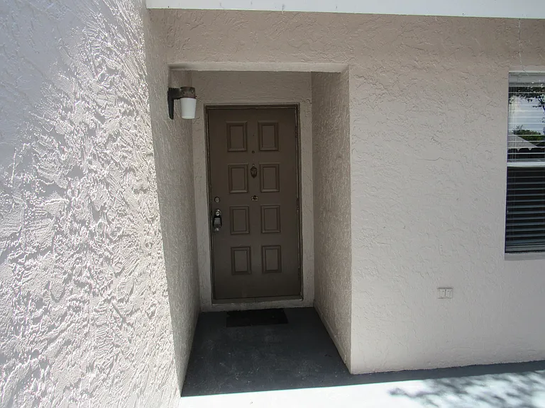 5203 Glencove Ln #5203 — Photo 4
