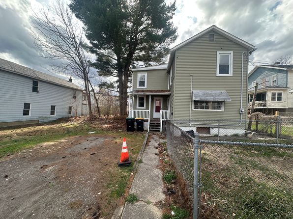 76 E Walnut Rear St