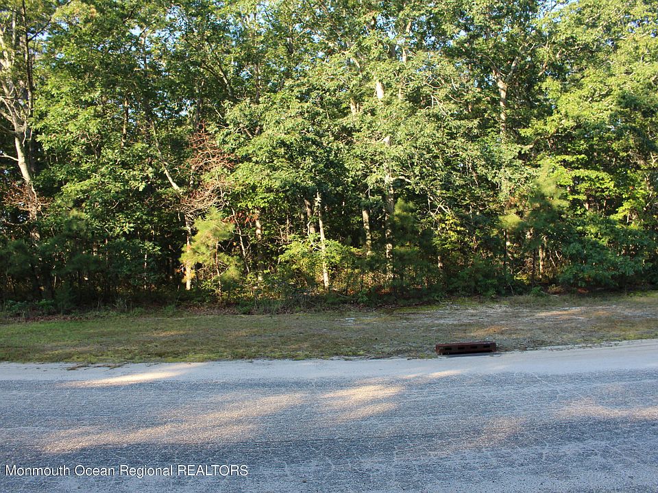 1st image of 8 Fair Oaks Drive