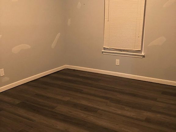 3rd image of 47 Halleck St Floor 1