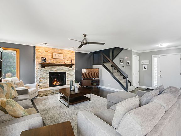 3rd image of 705 Ascot Ct