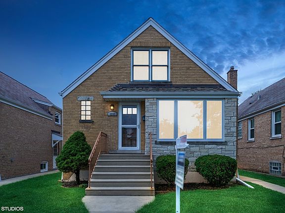 3rd image of 6209 W Berteau Ave