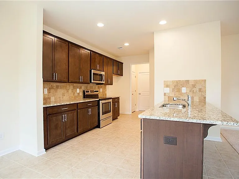 4505 Almanor Cir — Photo 12