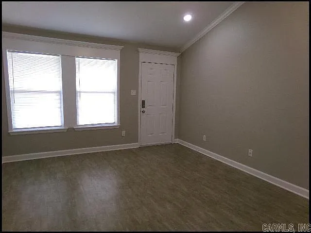 3 bed, 2.0 bath, 1275 sqft, $1,825 — Photo 4