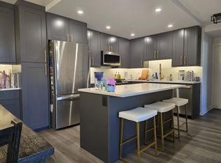 40 E Cedar St APT 14D, Chicago, IL 60611