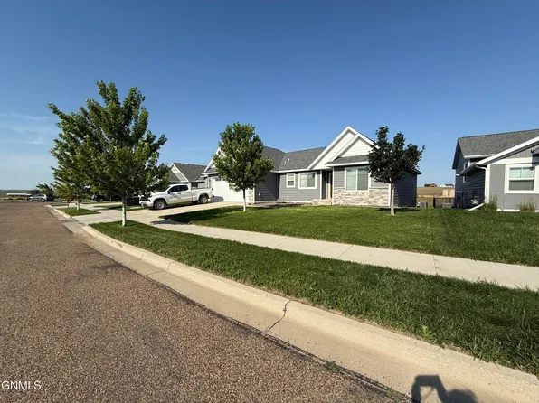 1500 Meadowlark Court, Watford City, ND 58854