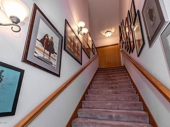 2nd image of 755 Hickory Way Unit 2