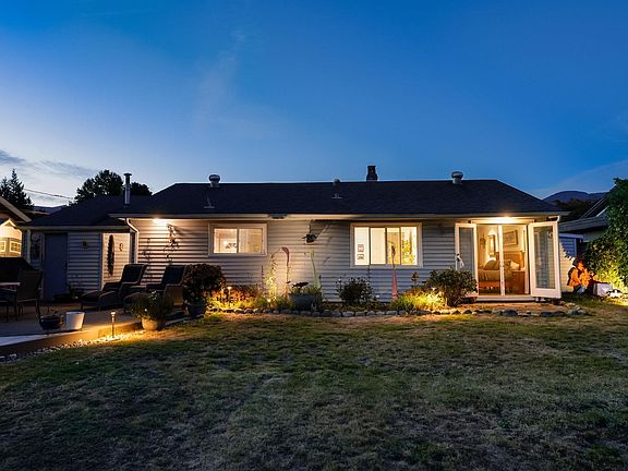 5th image of 1283 Pinewood Cres