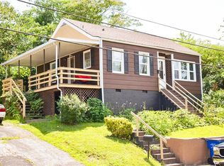 415 Pippen St, Mount Airy, NC 27030