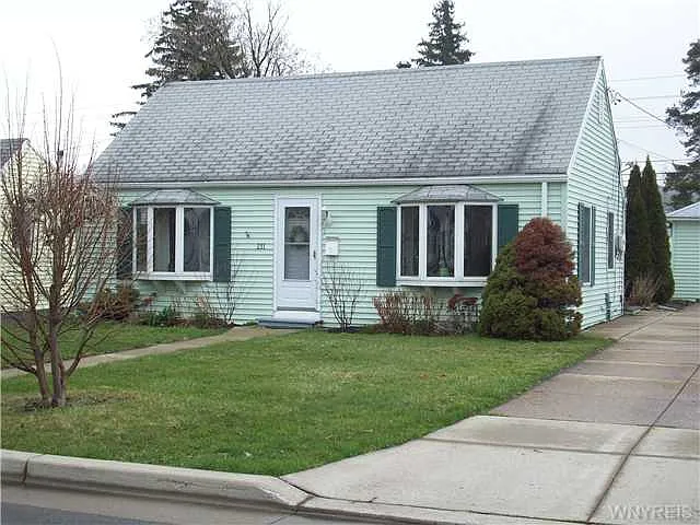 211 Knox Ave photo 1