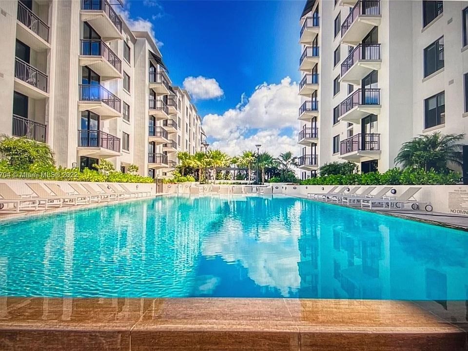 1st image of 301 Altara Ave APT 528