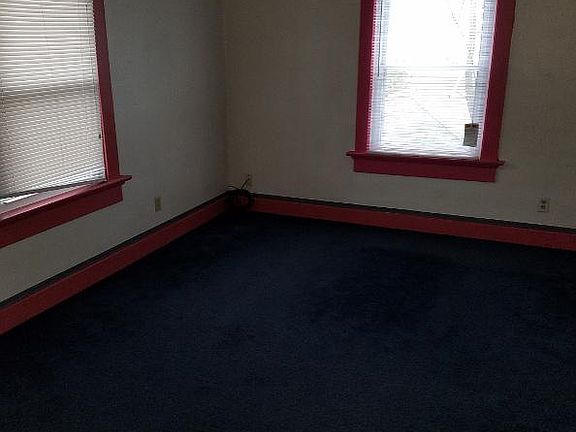 3rd image of 2445 Ravenwood Ave