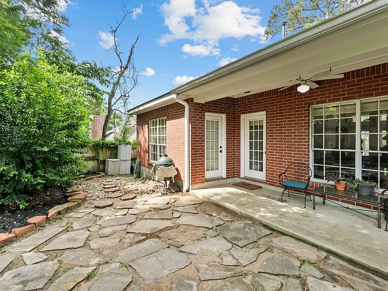 113 Inverness Dr — Photo 33