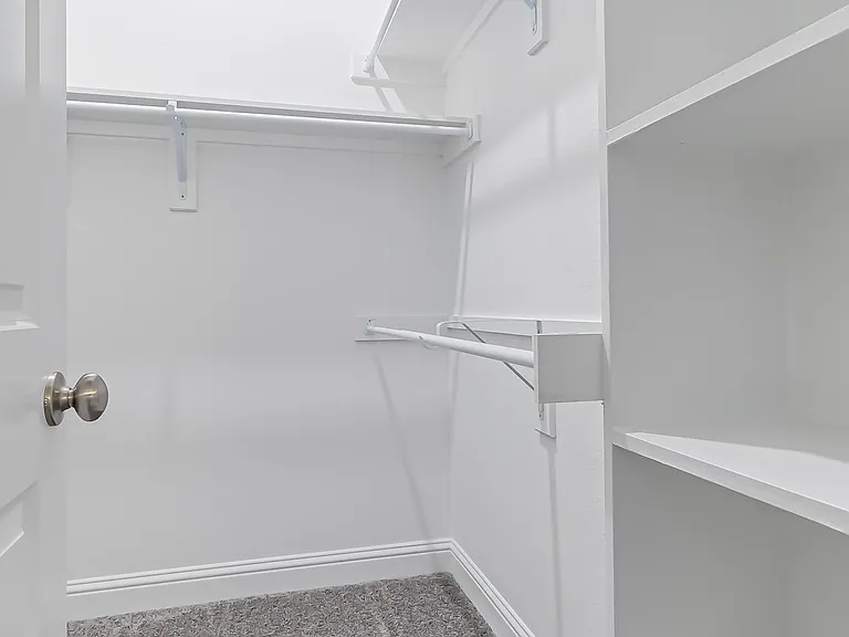 422 Oleander Dr — Photo 12