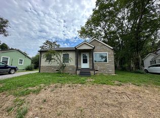 917 Oak Ln, Clarksville, TN 37040