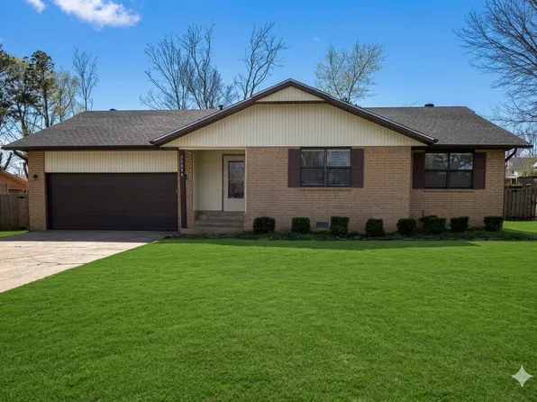 2904 Driftwood Ln, Rogers, AR 72756