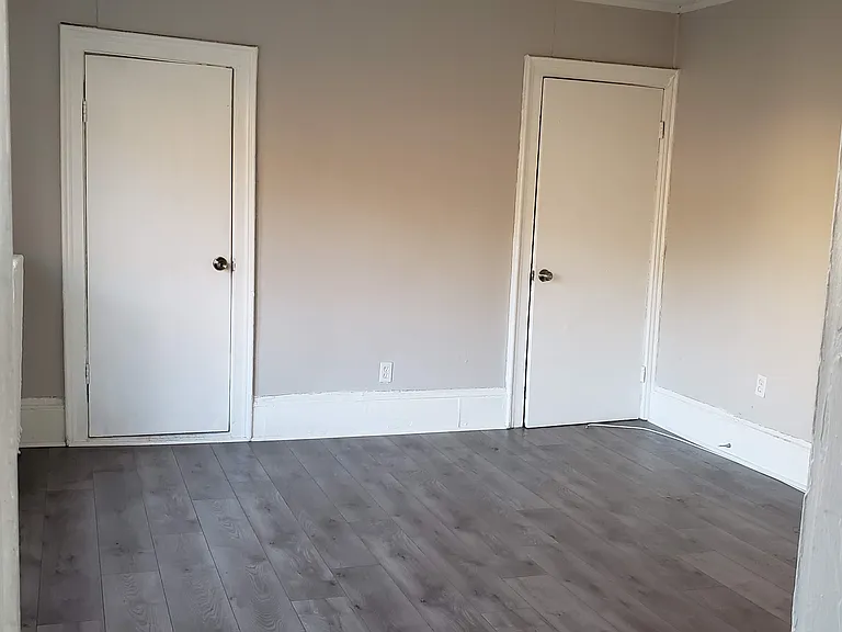 8 Warren St #3 — Photo 7