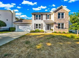 3006 Providence Dr, Bloomington, IL 61704