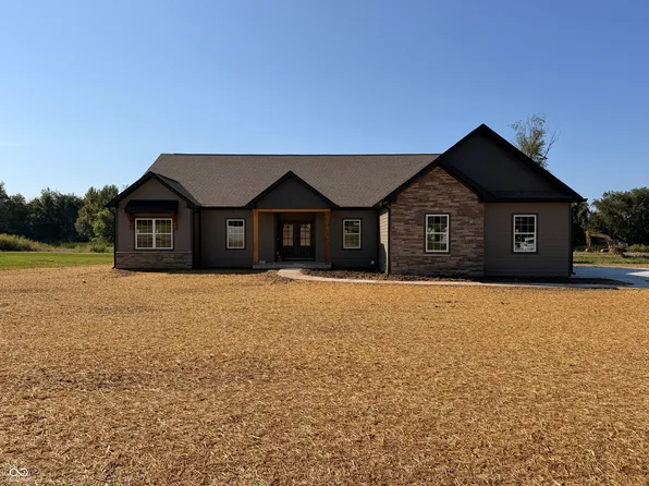 5 Pine Hills Ct, Crawfordsville, IN 47933