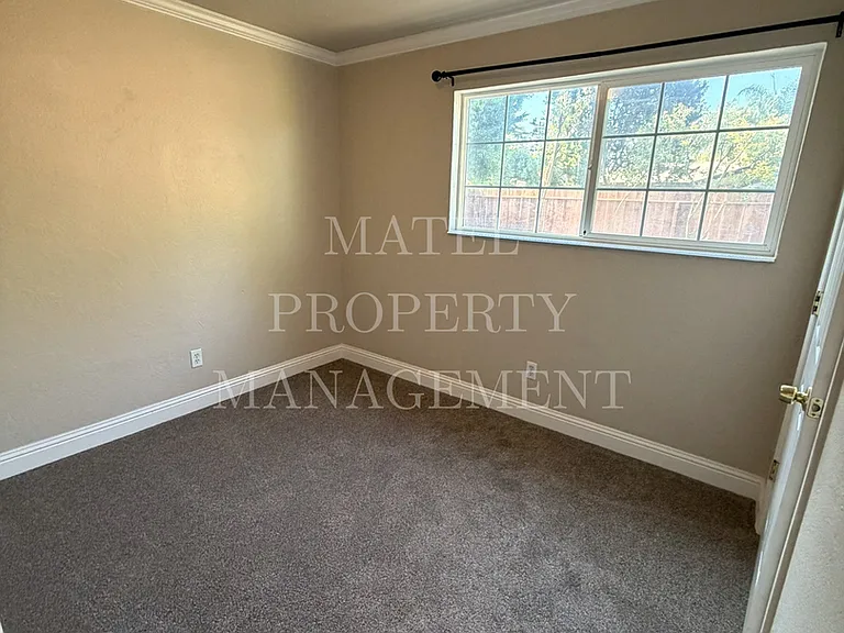 227 Becky Way — Photo 9