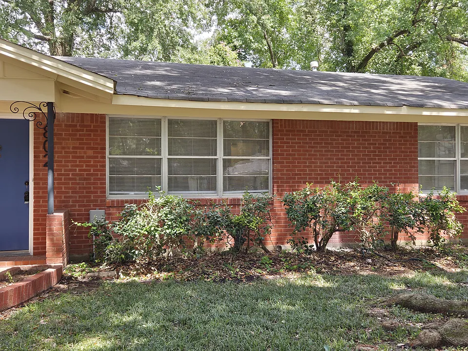 802 Camilla Dr