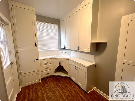 3rd image of 1119 E 4th St