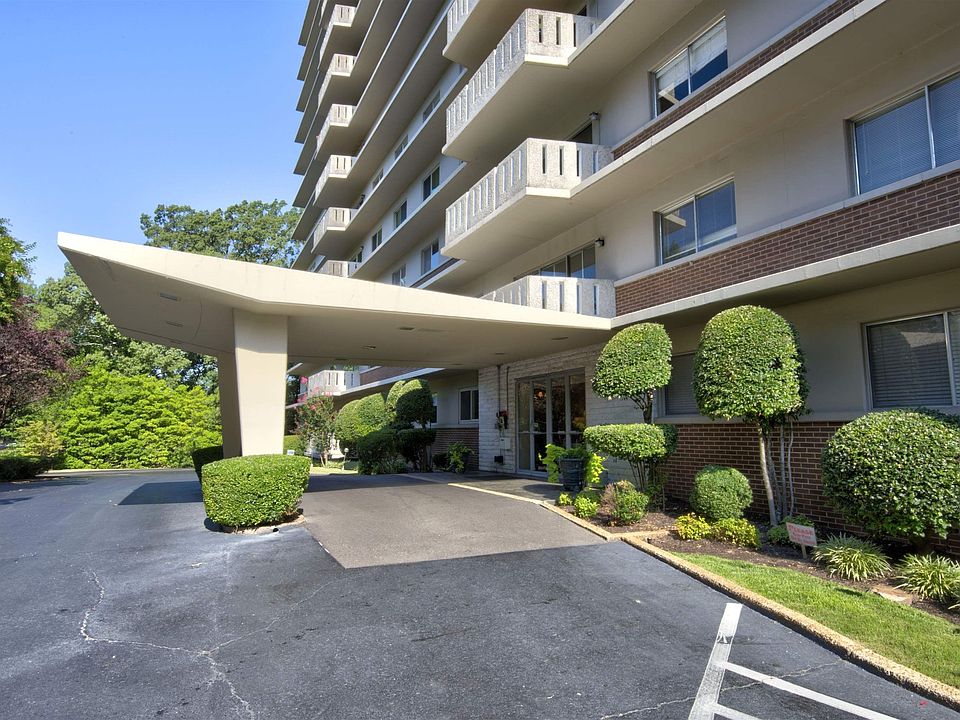 1st image of 1960 Parkway Ave #1109