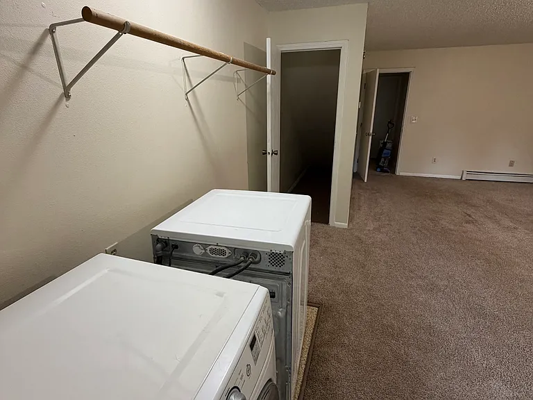 305 Cindy Dr #A — Photo 8
