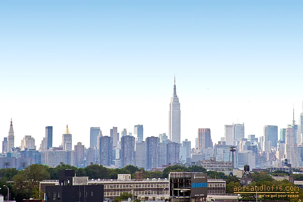 Sold by aptsandlofts.com | media 42