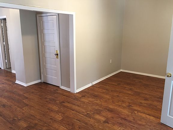 3rd image of 527 Tenny Ave