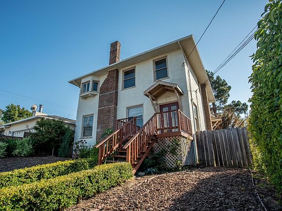 3rd image of 3612 Hacienda St
