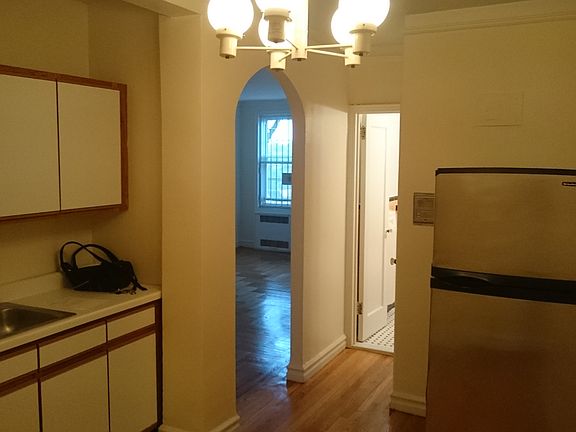 3rd image of 4115 44th St APT 5M