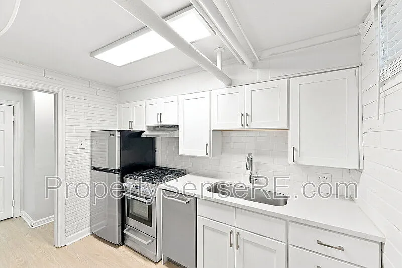 1 bed, 1.0 bath, $1,075 — Photo 3