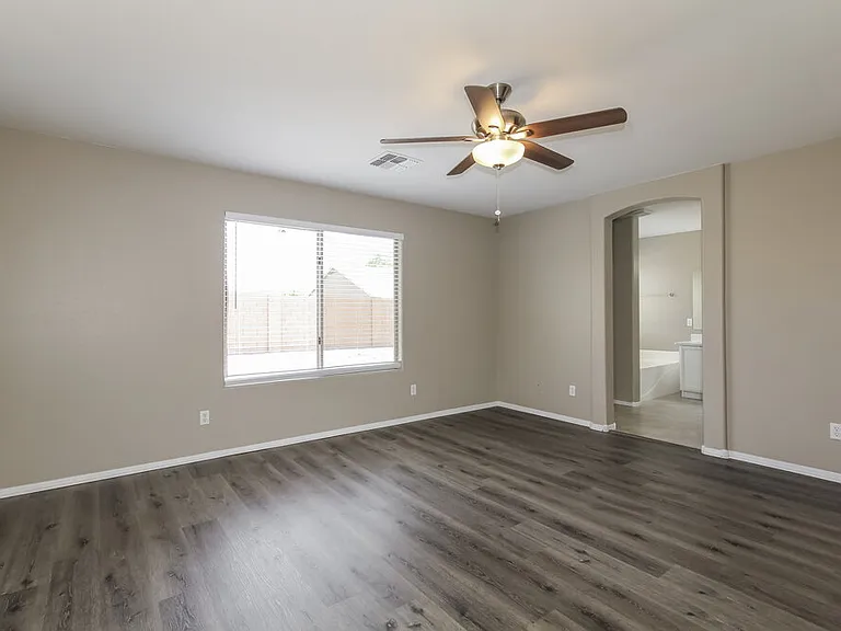 1715 W Saint Catherine Ave — Photo 10
