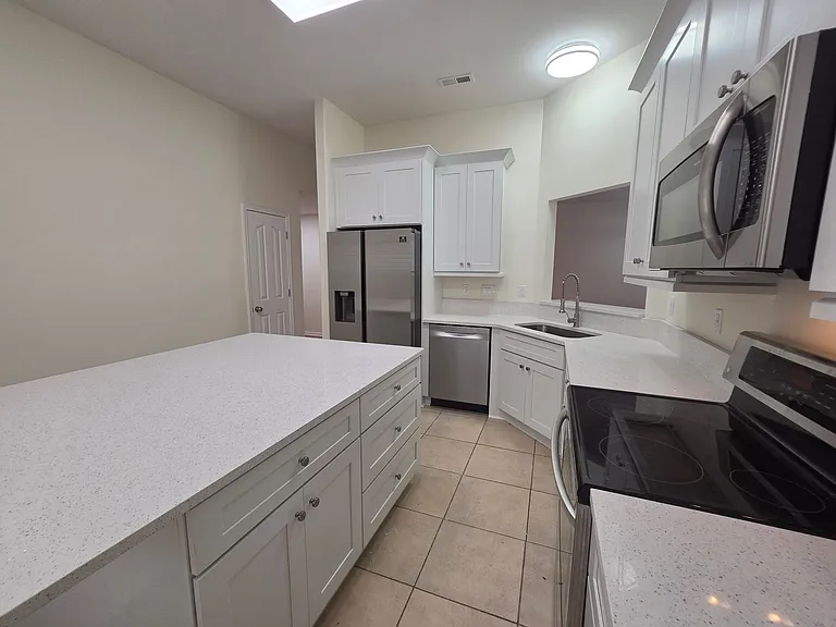112 Spring Grove Dr — Photo 6