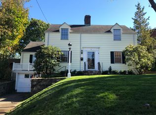 8 Mill Pond Ct, Cos Cob, CT 06807